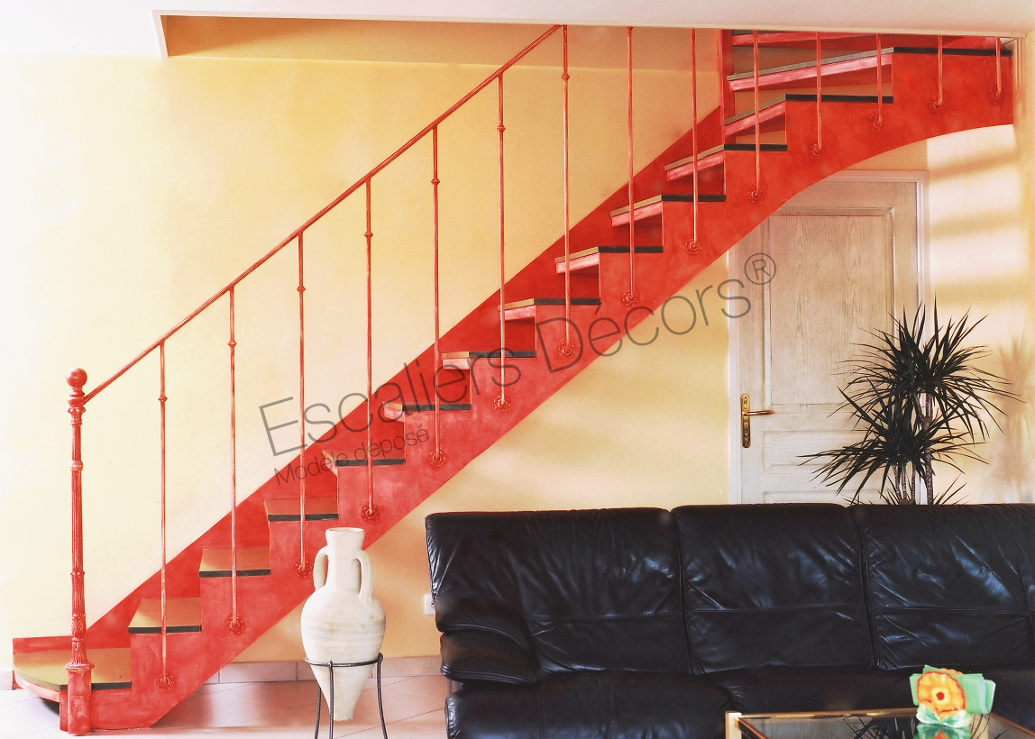 Photo DT27 - ESCA'DROIT® Bistrot un quart tournant haut sans contremarches. Escalier intérieur droit en métal et bois pour une décoration rétro et un intérieur de caractère.